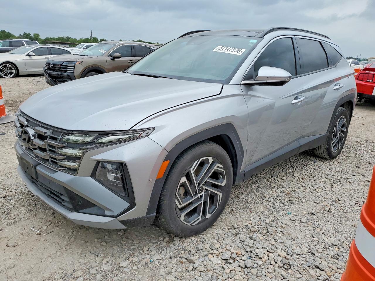Salvage Hyundai TUCSON Image