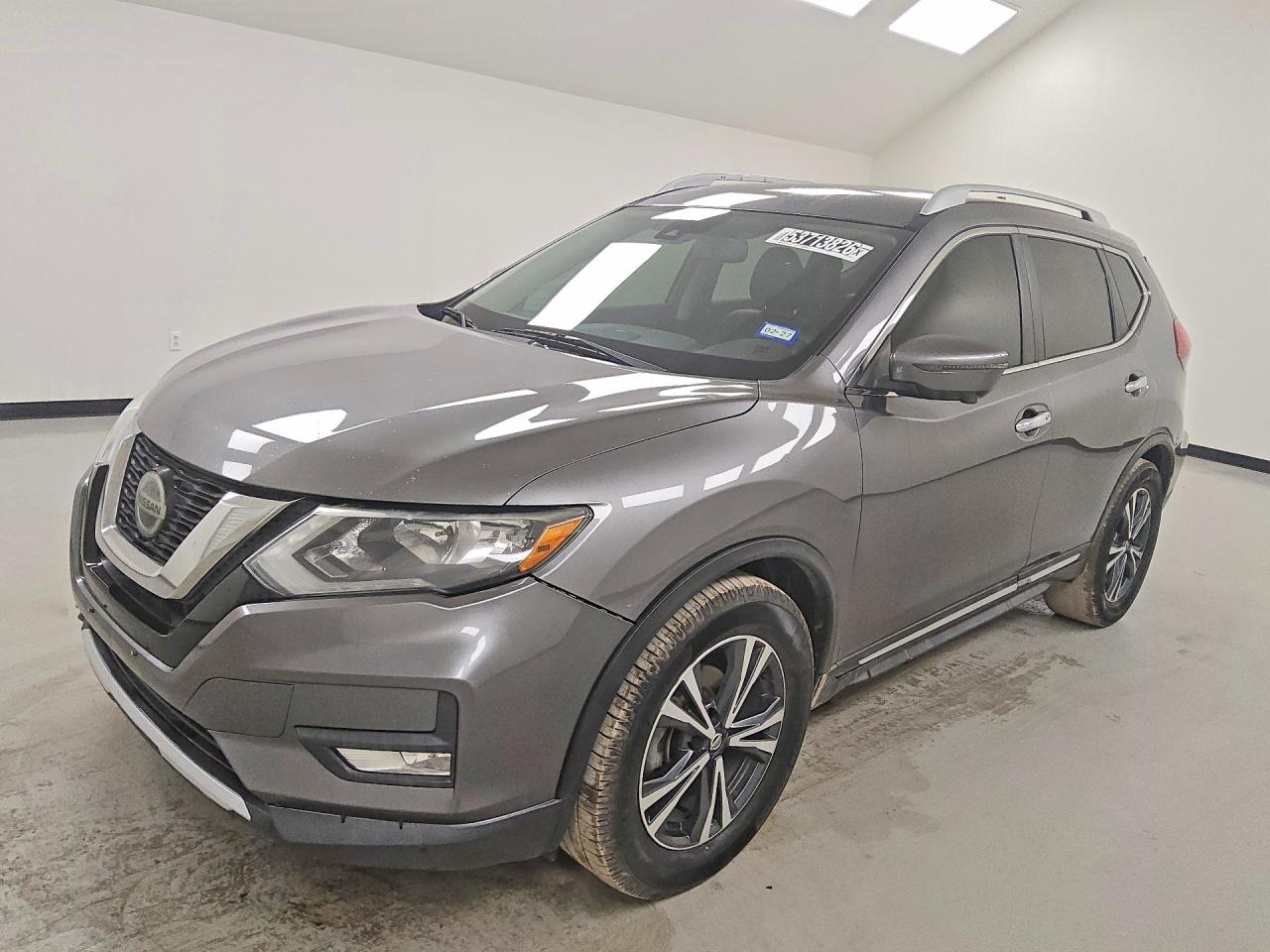 Salvage Nissan Rogue Image