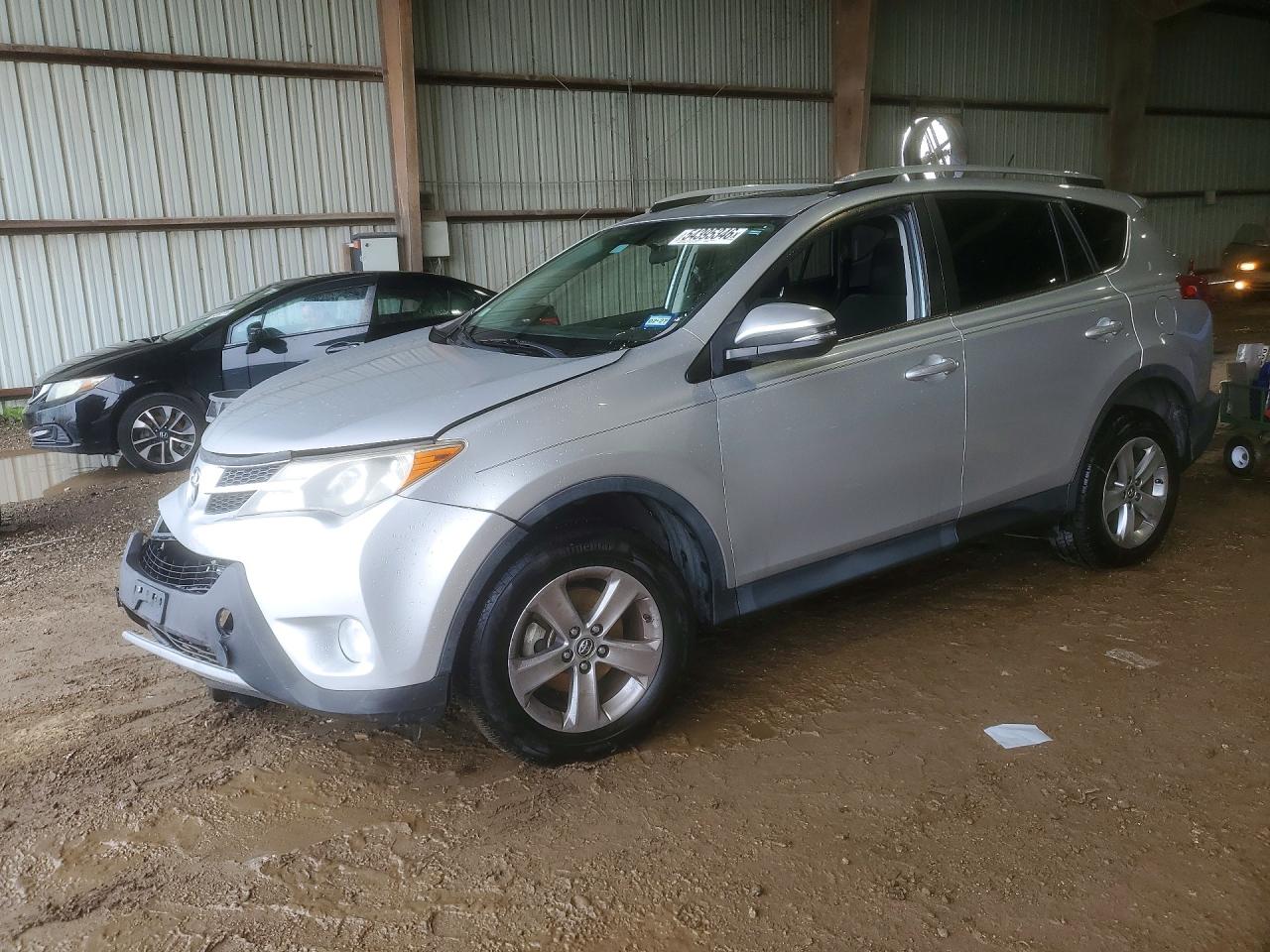 Salvage Toyota RAV4 Image