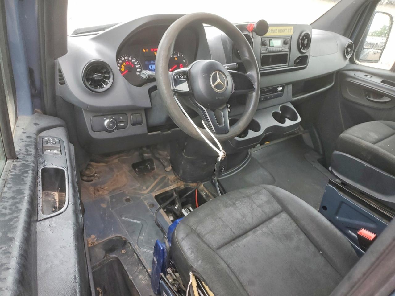 Mercedes-Benz Sprinter 2500
