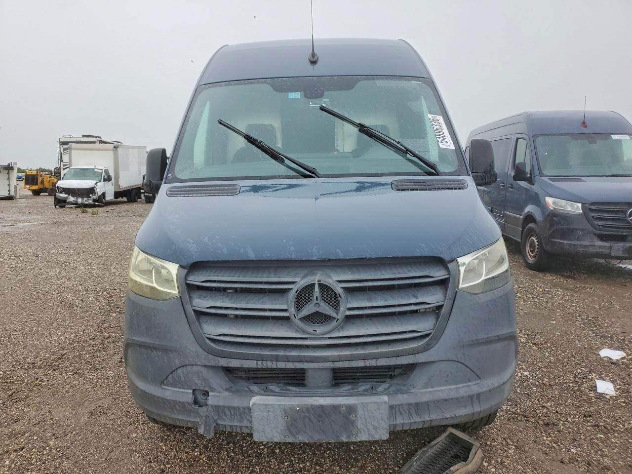 Mercedes-Benz Sprinter 2500