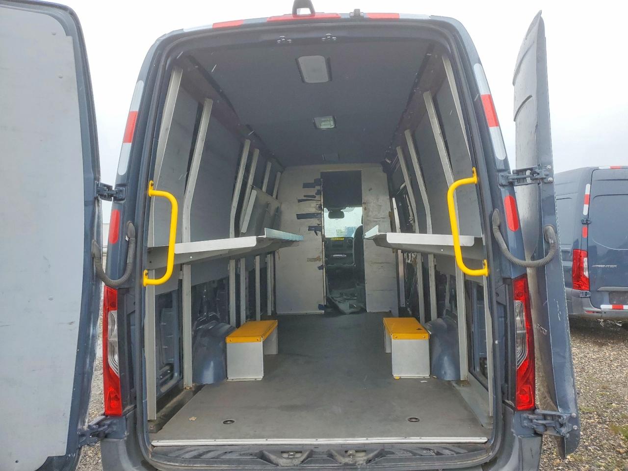 Mercedes-Benz Sprinter 2500