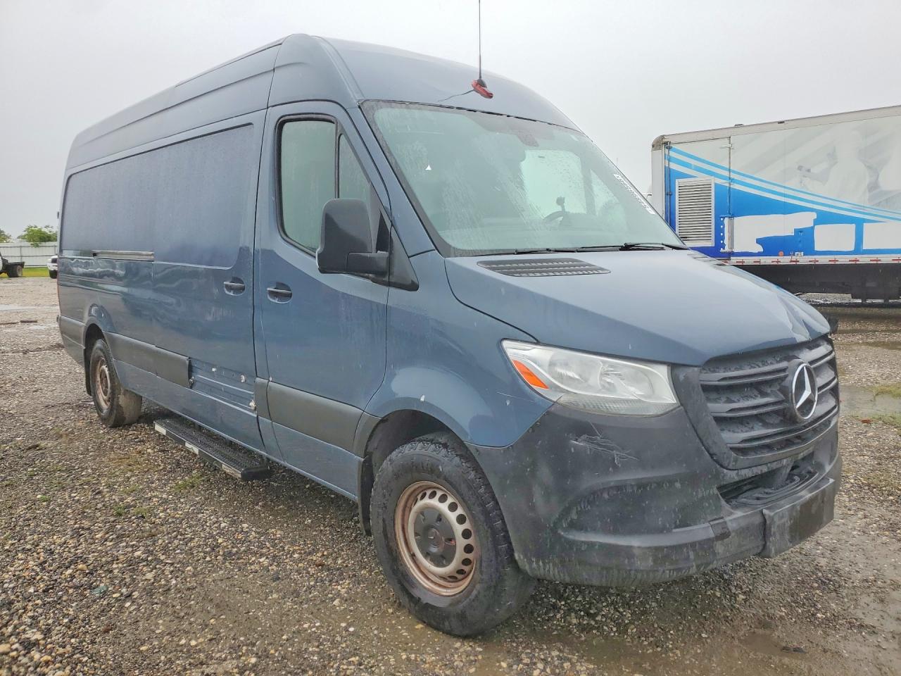 Mercedes-Benz Sprinter 2500