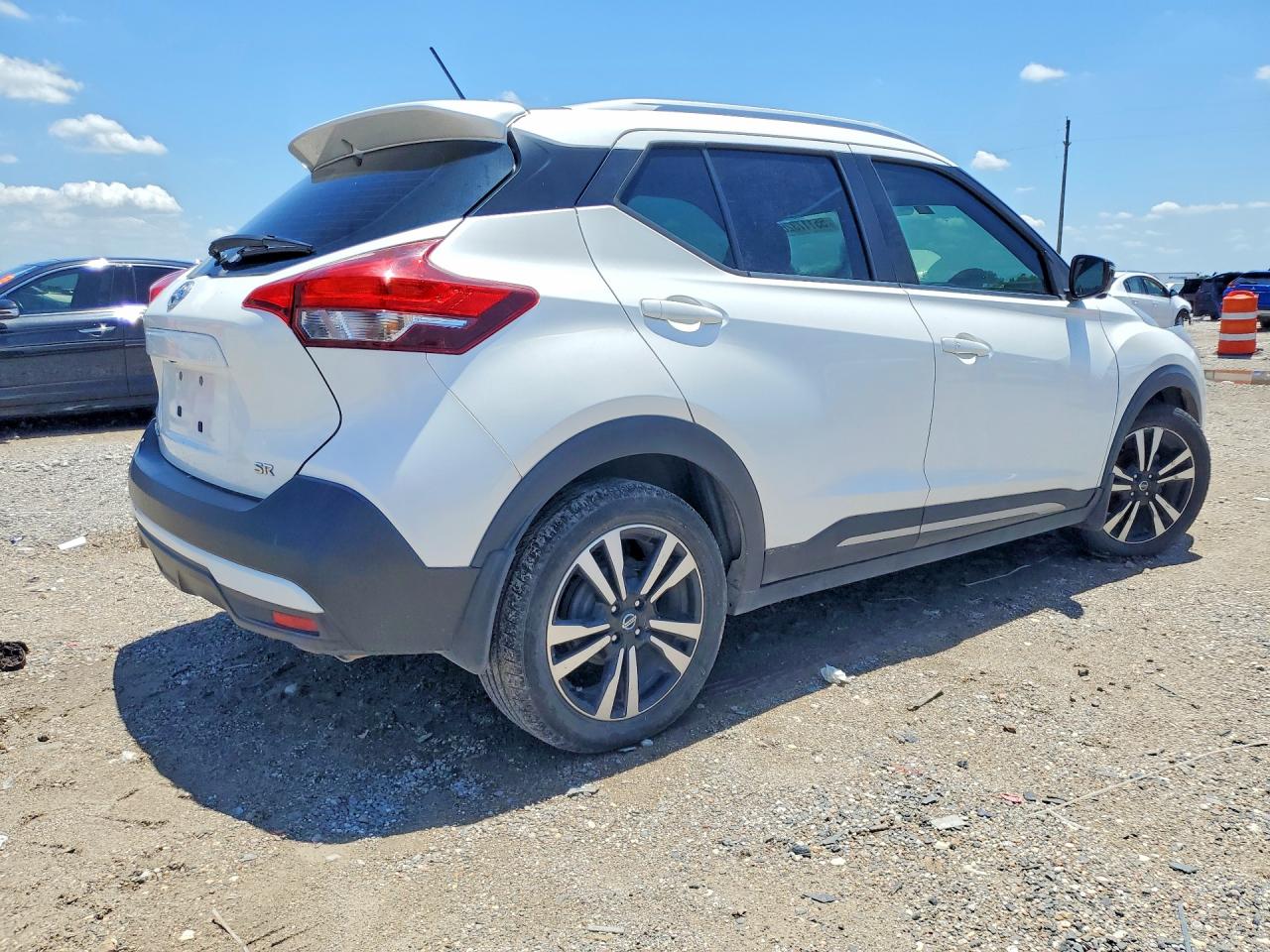Nissan Kicks Sr