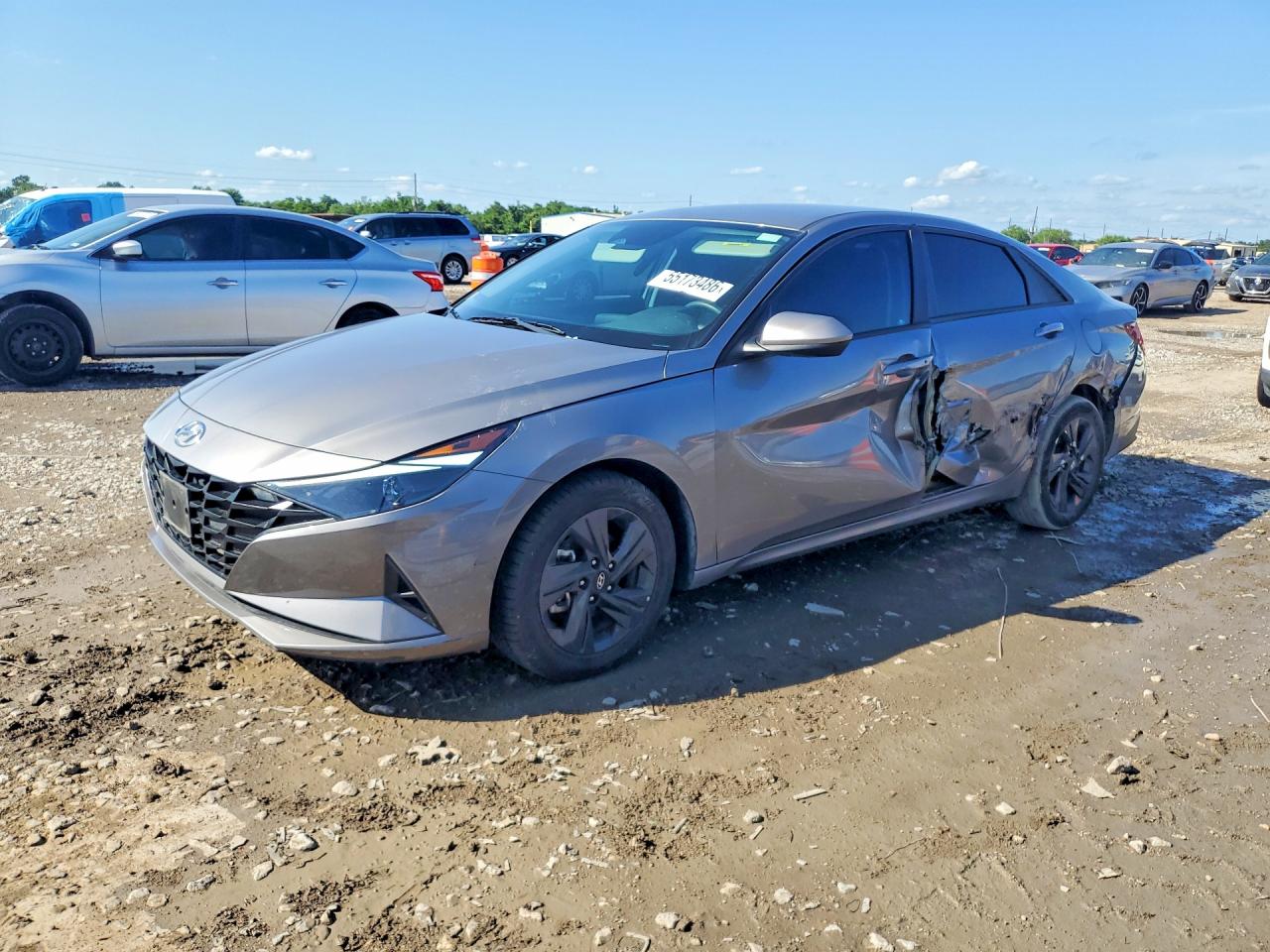 Salvage Hyundai ELANTRA Image
