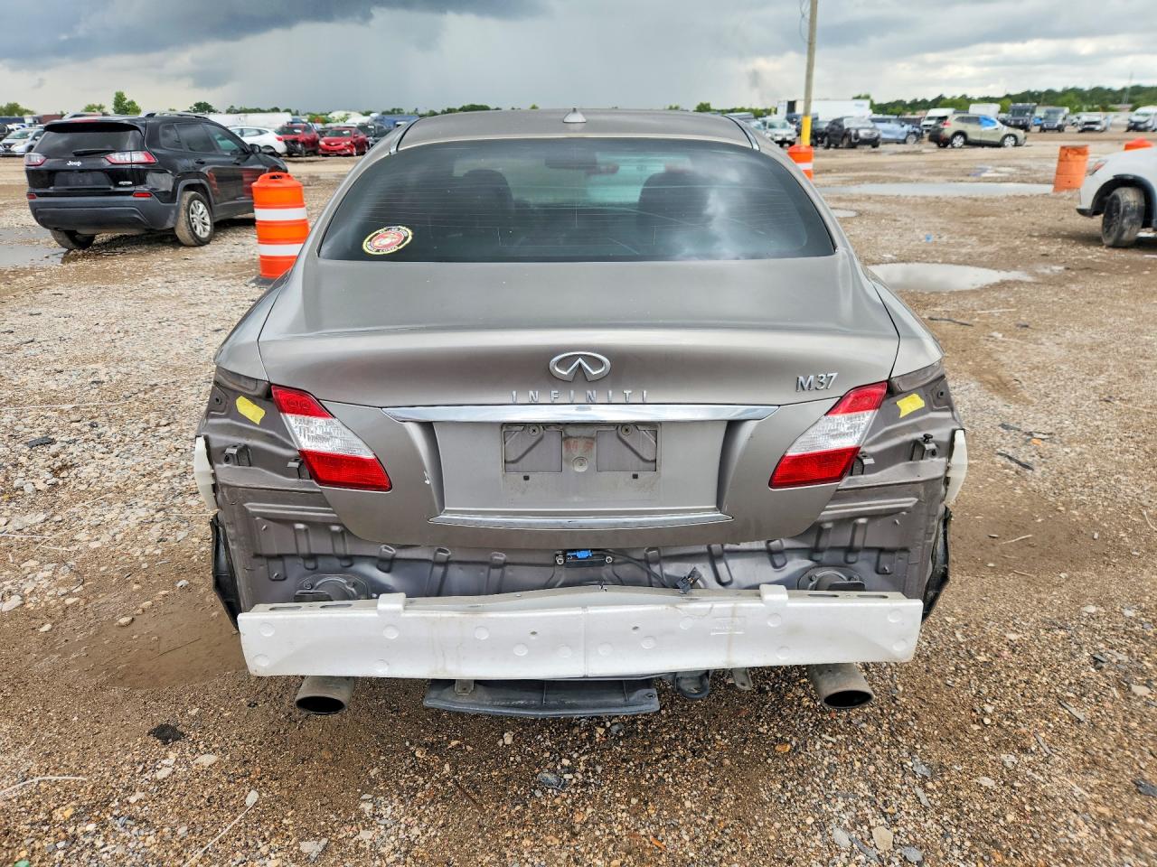INFINITI M37