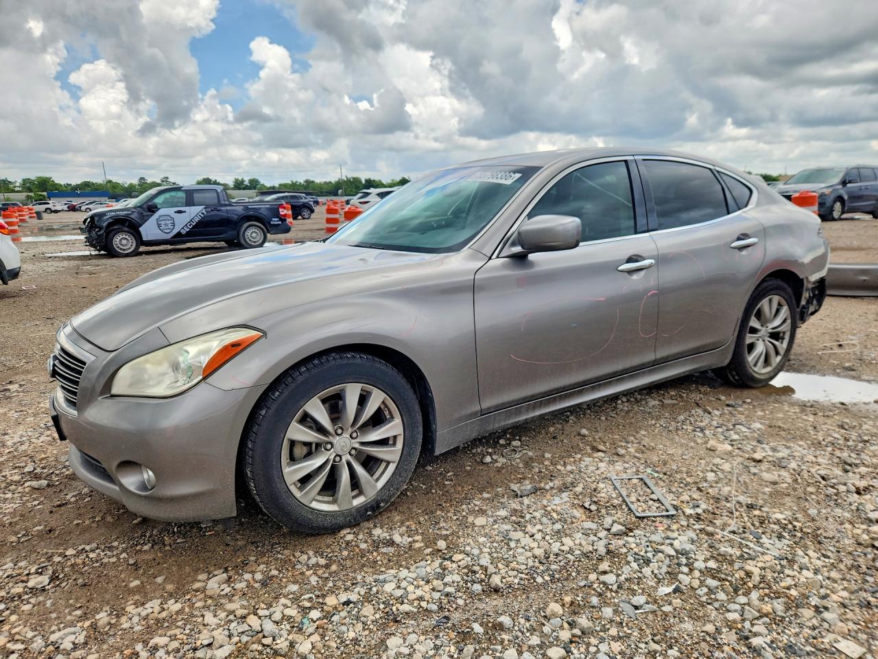 Salvage INFINITI M37 Image