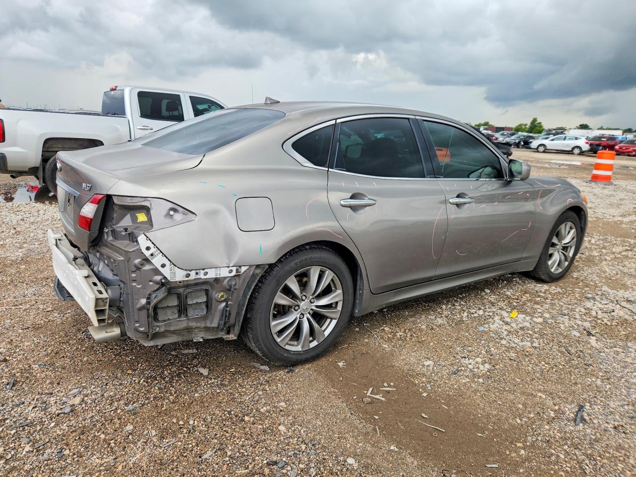 INFINITI M37