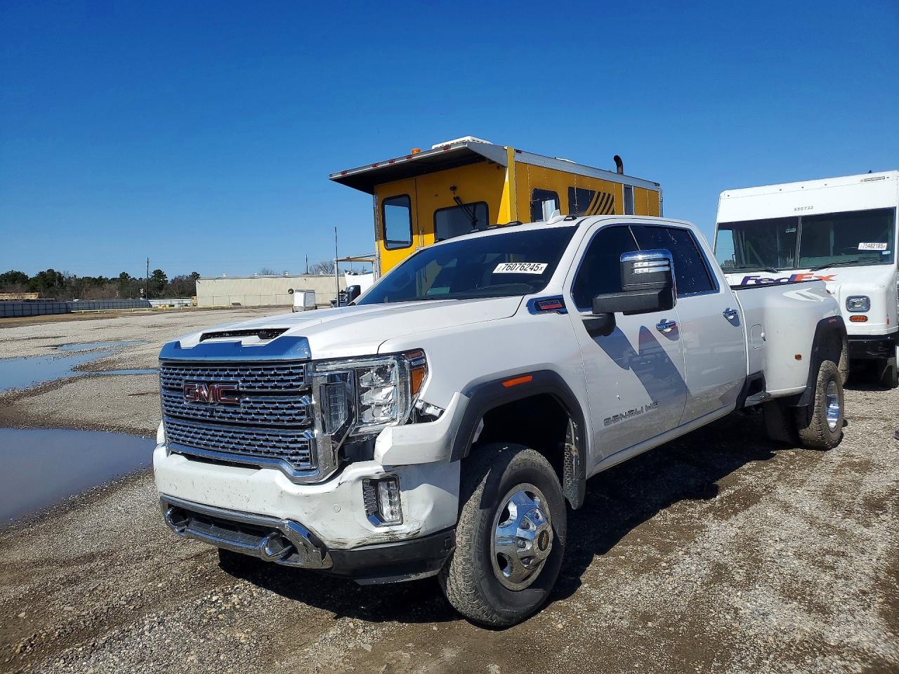 Salvage GMC Sierra Image