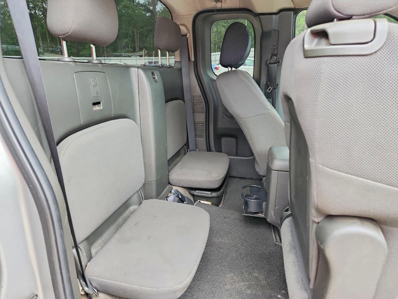 Nissan Frontier Xe