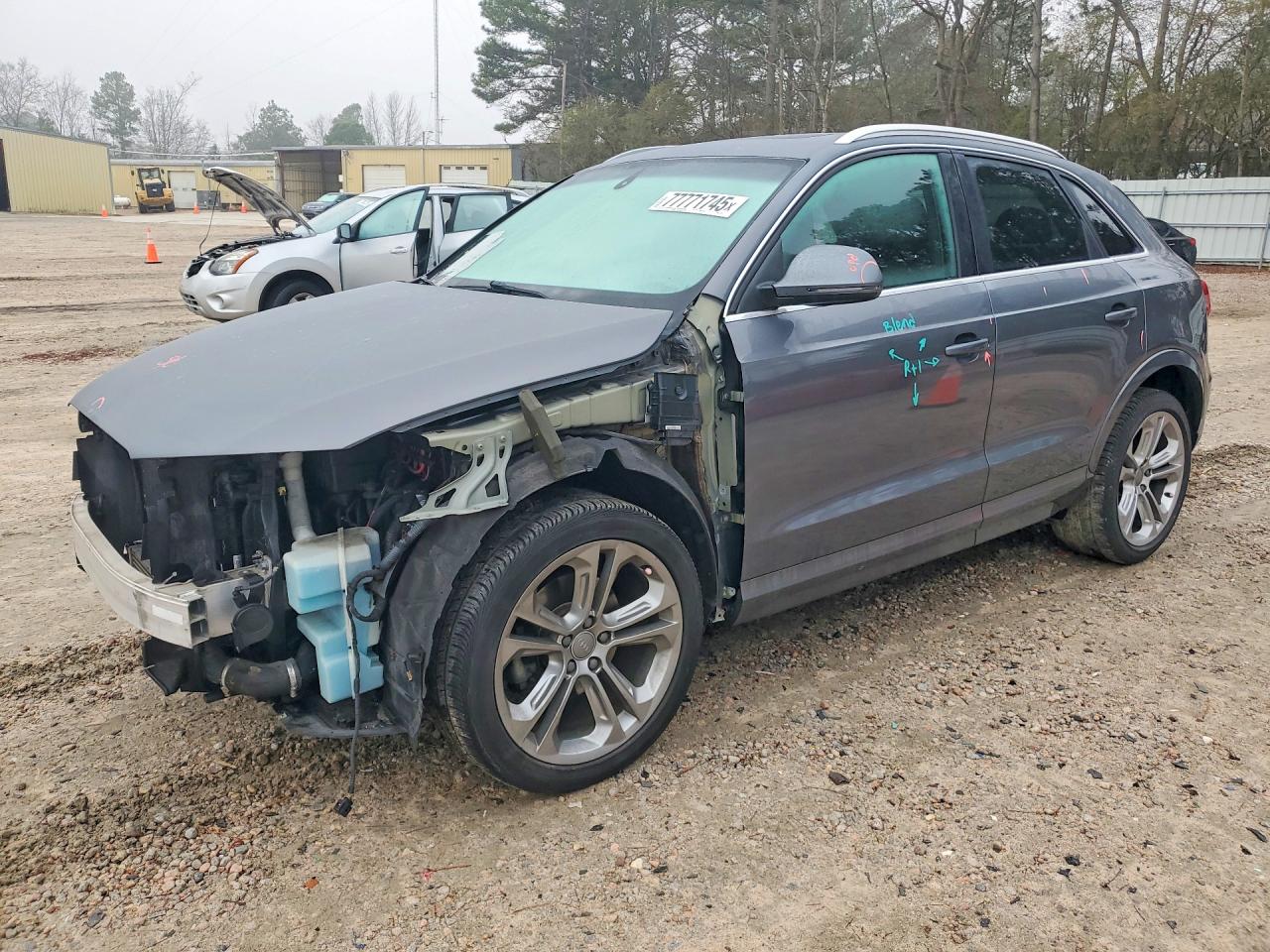 Salvage Audi Q3 Image