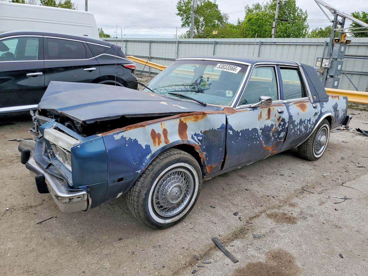 Salvage Chrysler Fifth Avenue Image