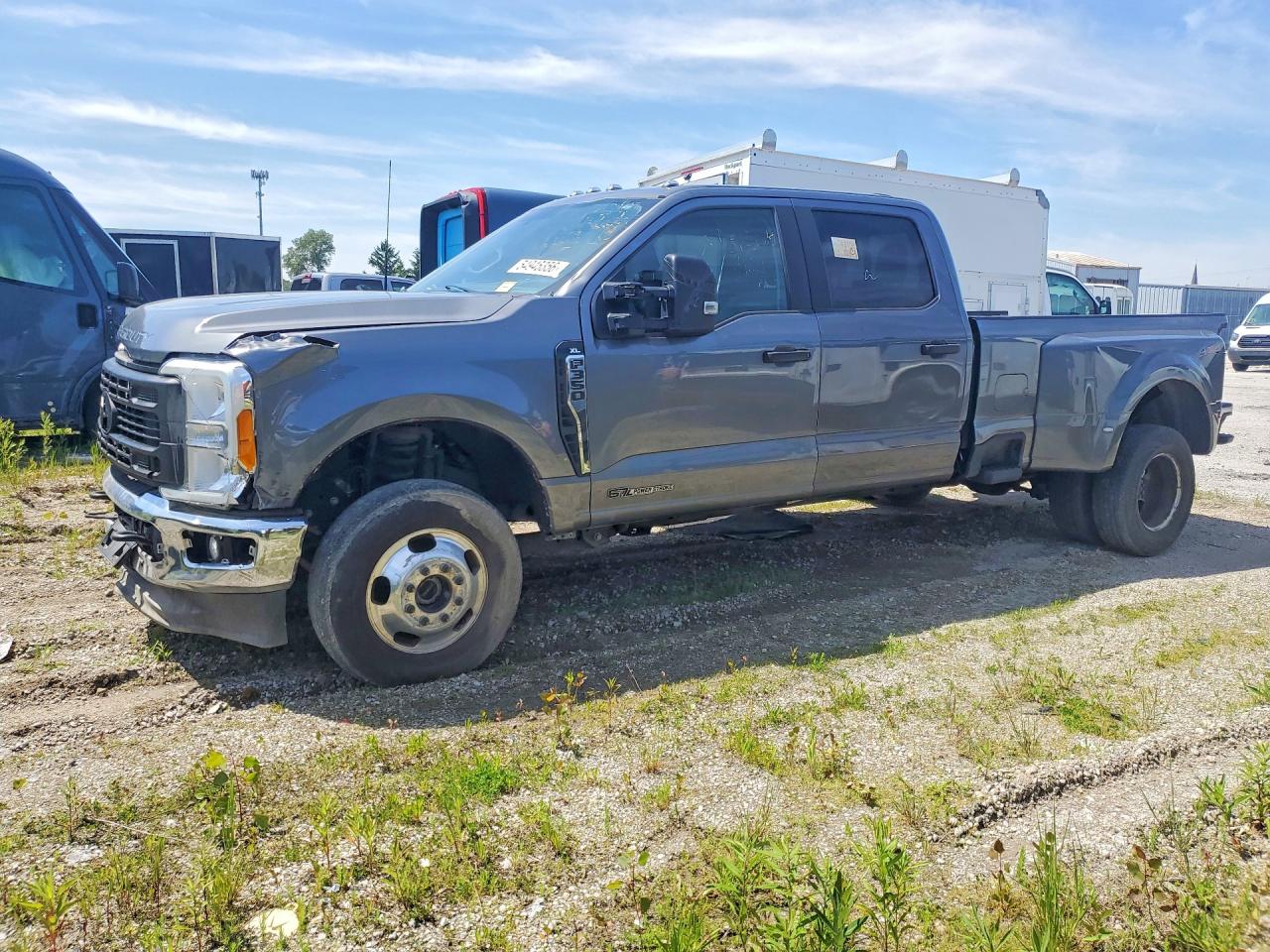 Salvage Ford F-350 Image