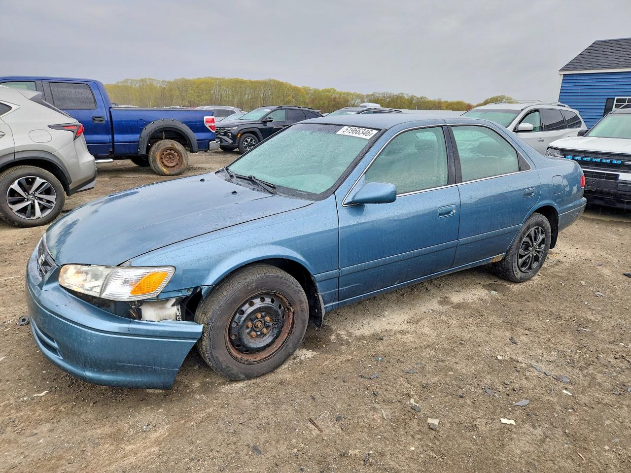 Salvage Toyota Camry Image