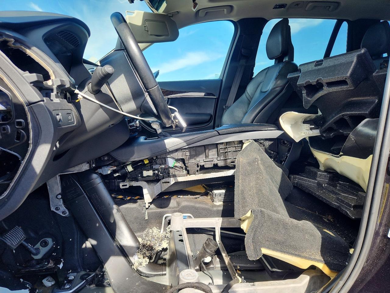 Volvo XC90 T6