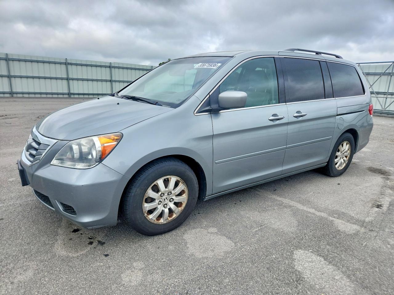 Salvage Honda Odyssey Image