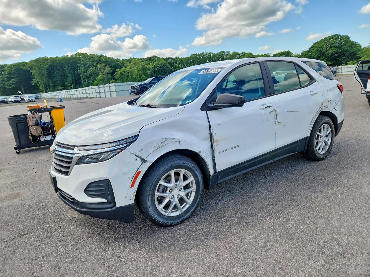 Salvage Chevrolet Equinox Image