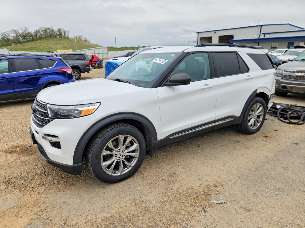 Salvage Ford Explorer Image