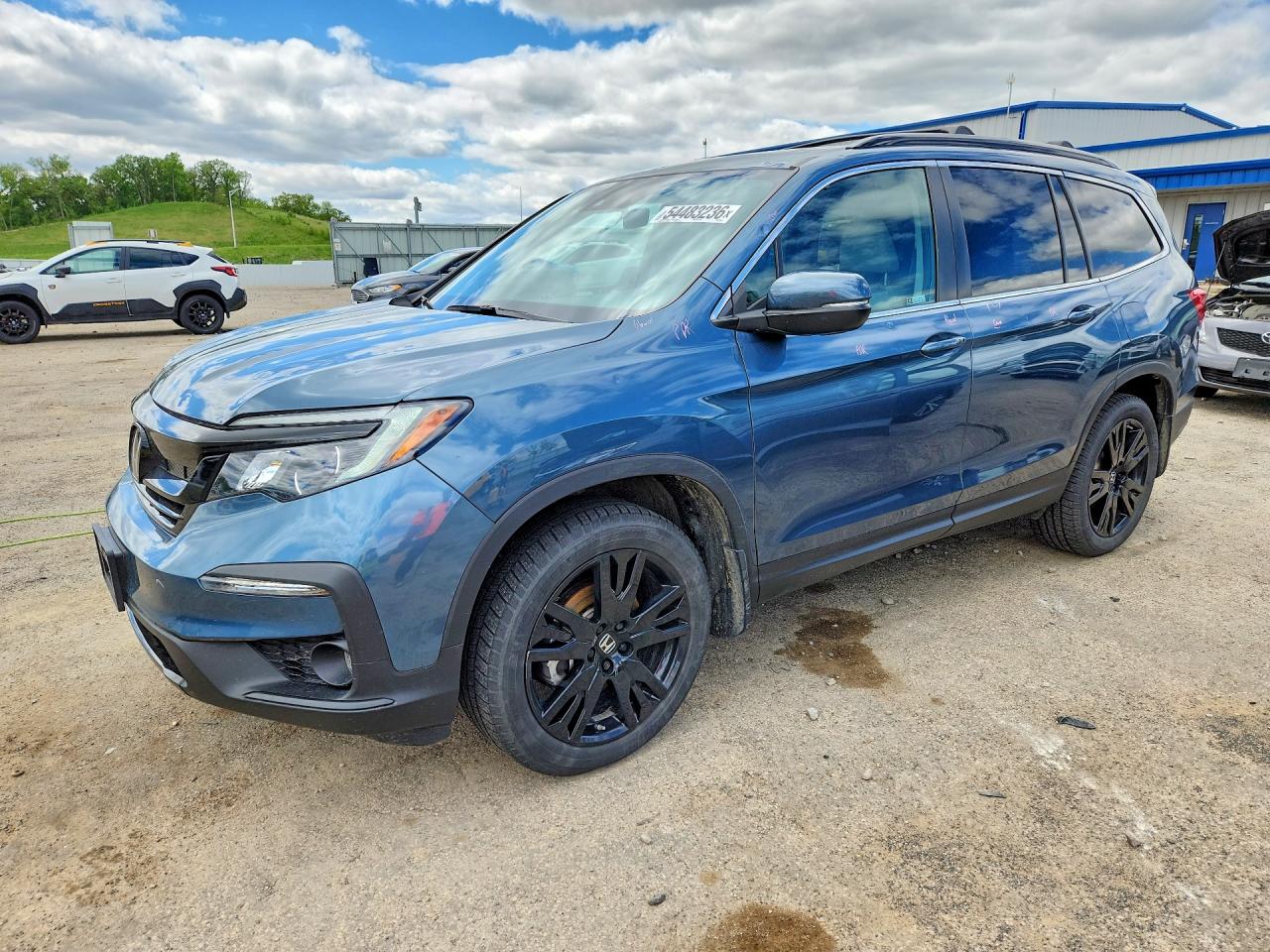 Salvage Honda Pilot Image