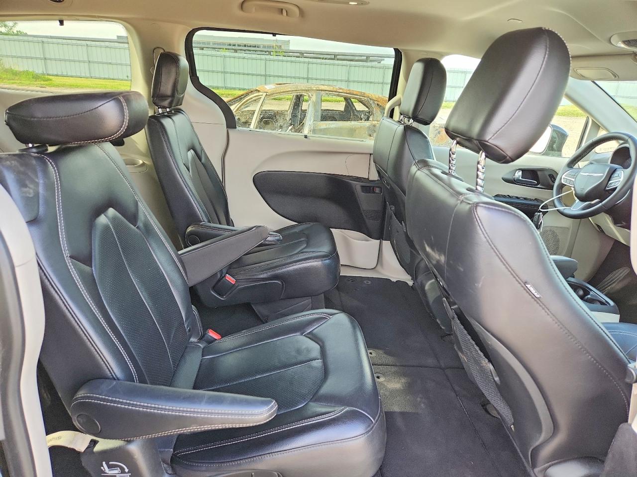 Chrysler Pacifica Touring L
