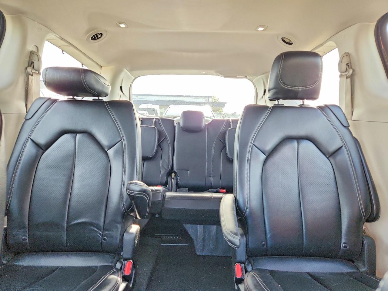 Chrysler Pacifica Touring L