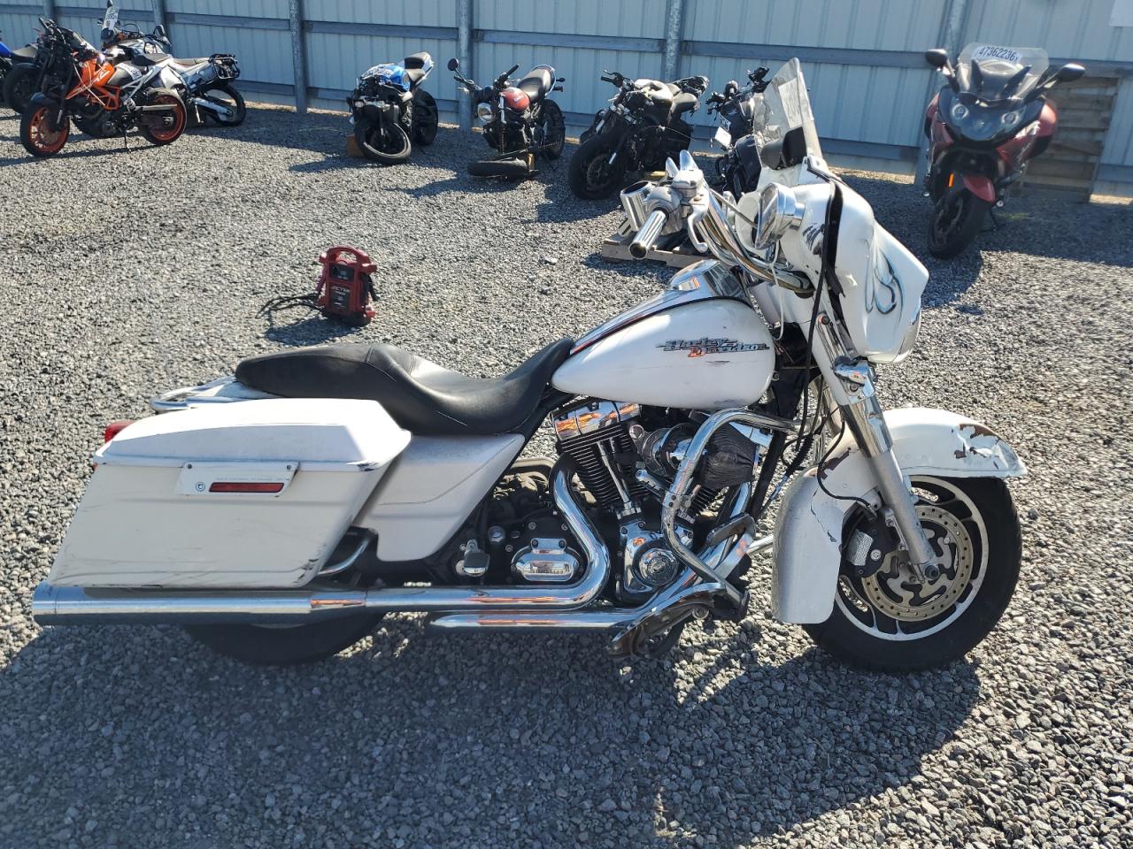 Salvage Harley-Davidson Fl Image
