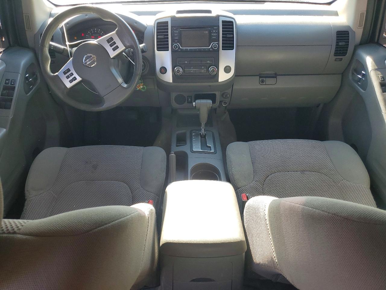 Nissan Frontier Sv