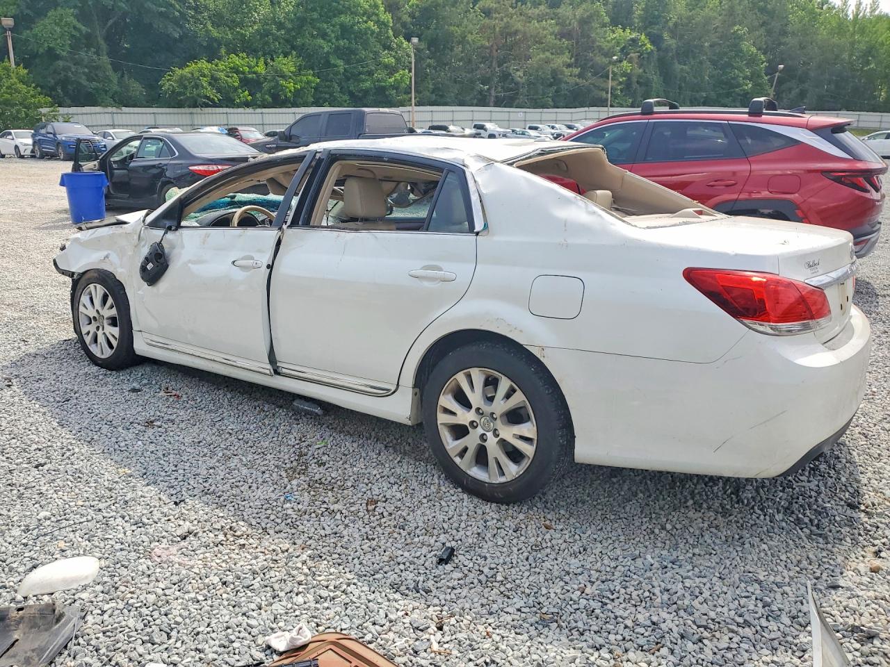 Toyota Avalon Base