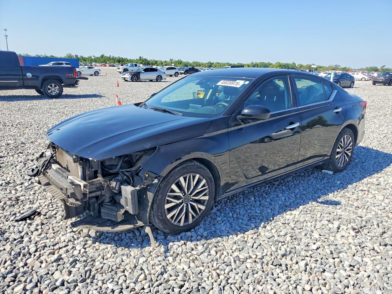 Salvage Nissan Altima Image