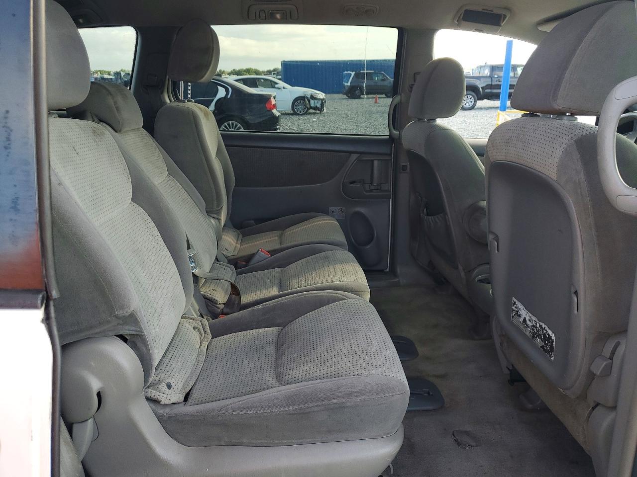 Toyota Sienna Le 8-passenger