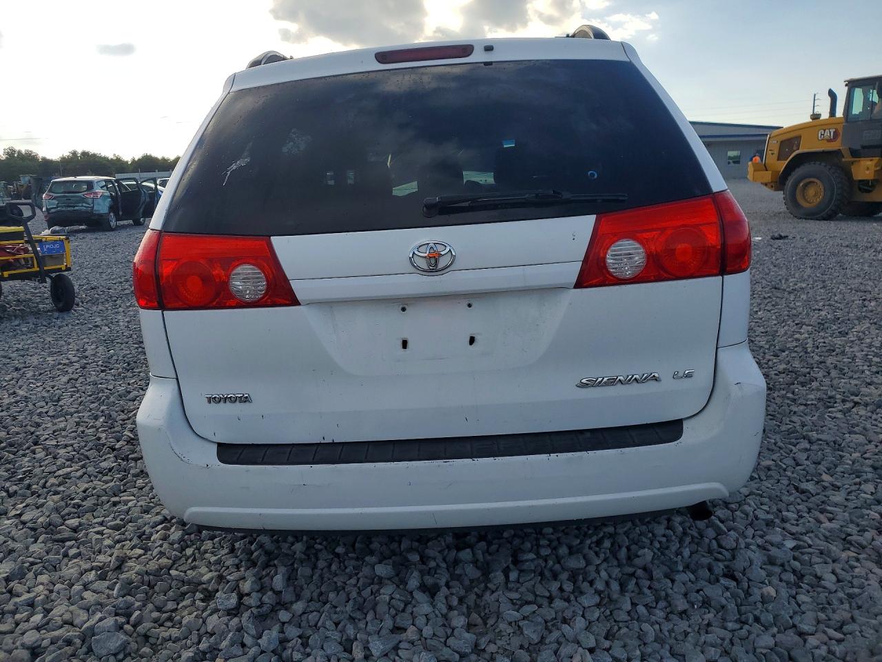 Toyota Sienna Le 8-passenger