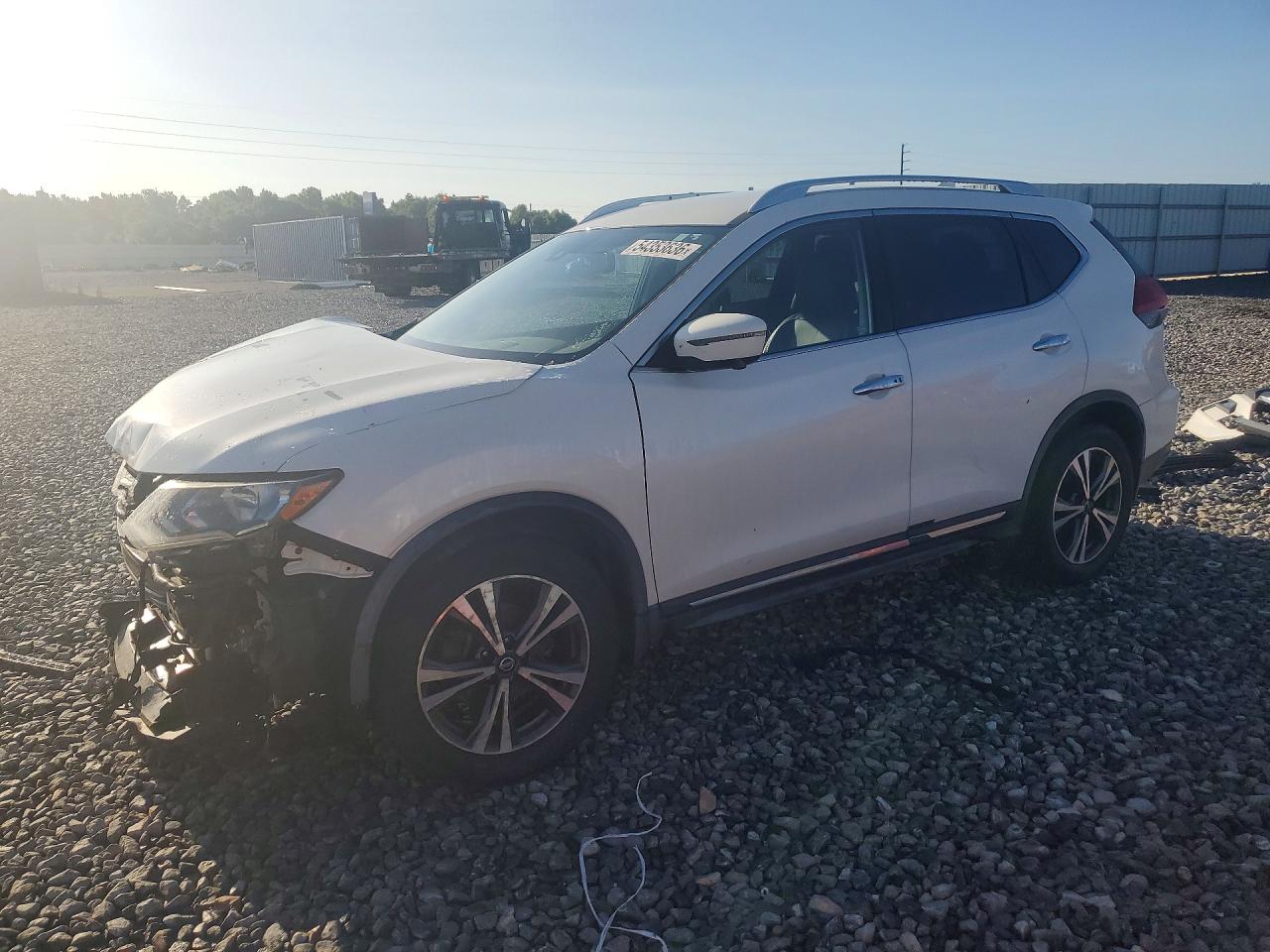 Salvage Nissan Rogue Image