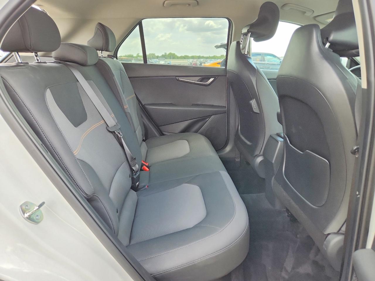 Kia Niro Lx