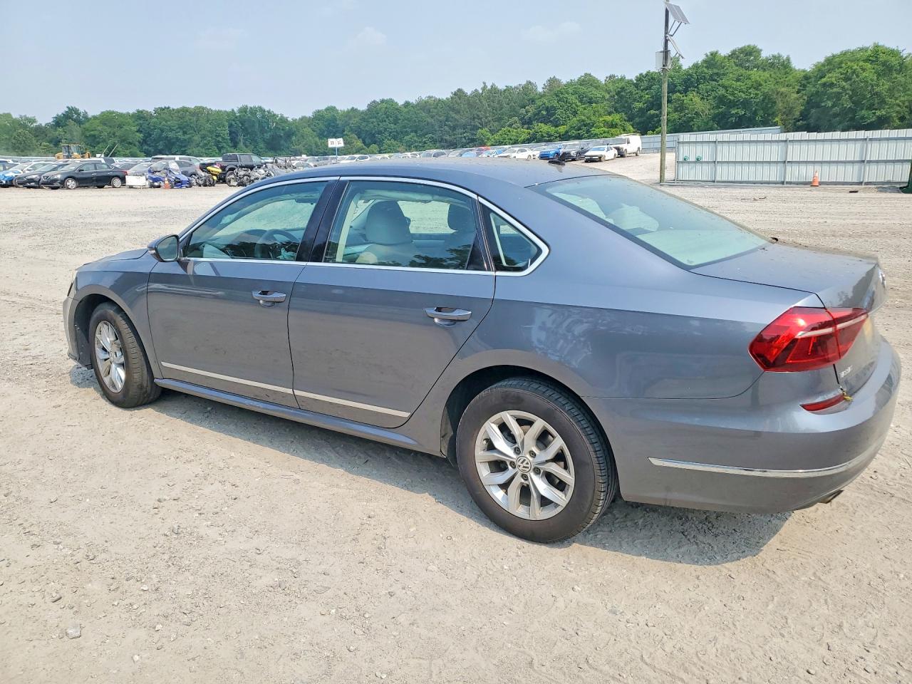 Volkswagen Passat S