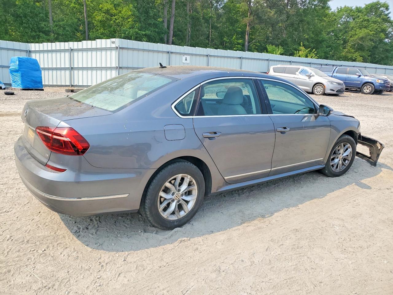 Volkswagen Passat S