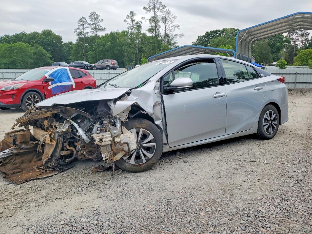 Salvage Toyota Prius Image