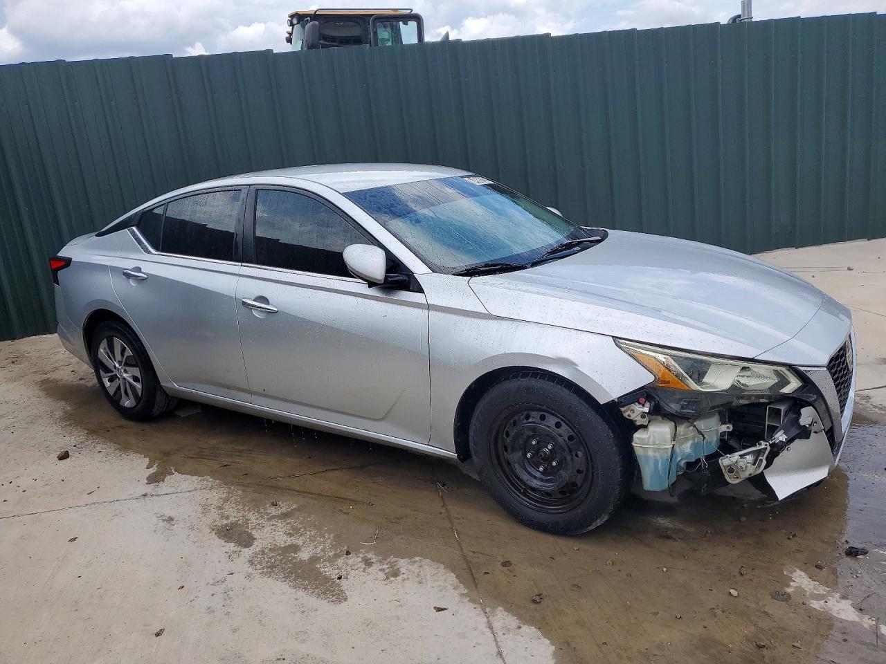 Nissan Altima S