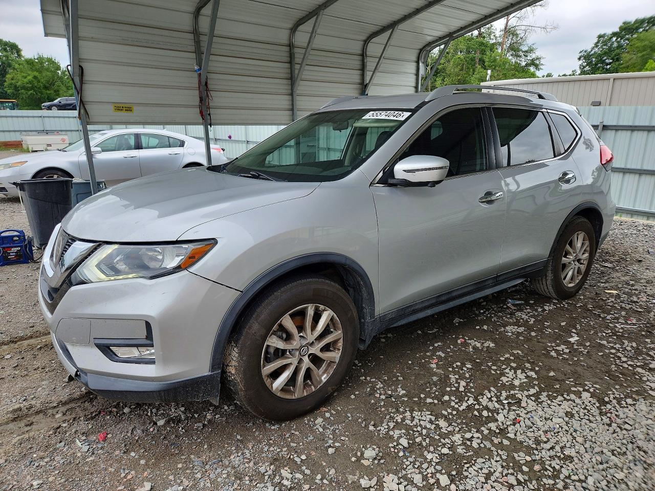 Salvage Nissan Rogue Image