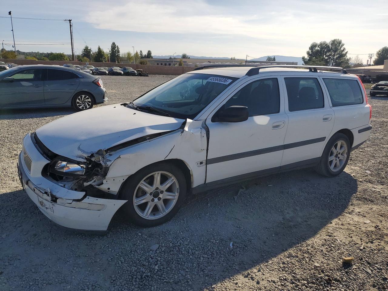 Salvage Volvo V70 Image