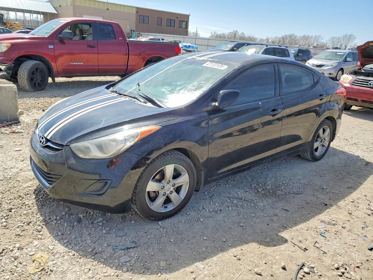 Salvage Hyundai ELANTRA Image