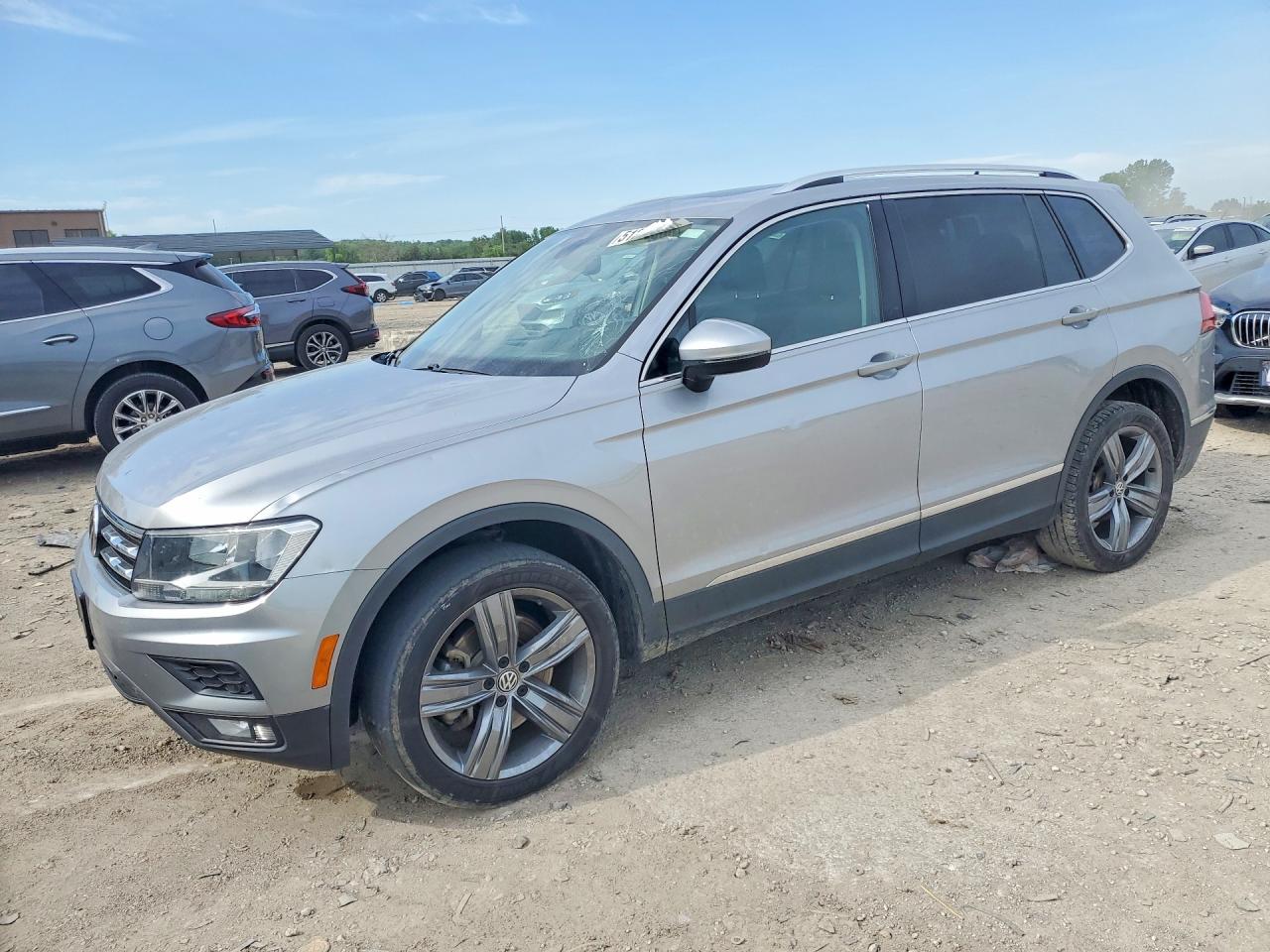 Salvage Volkswagen Tiguan Image
