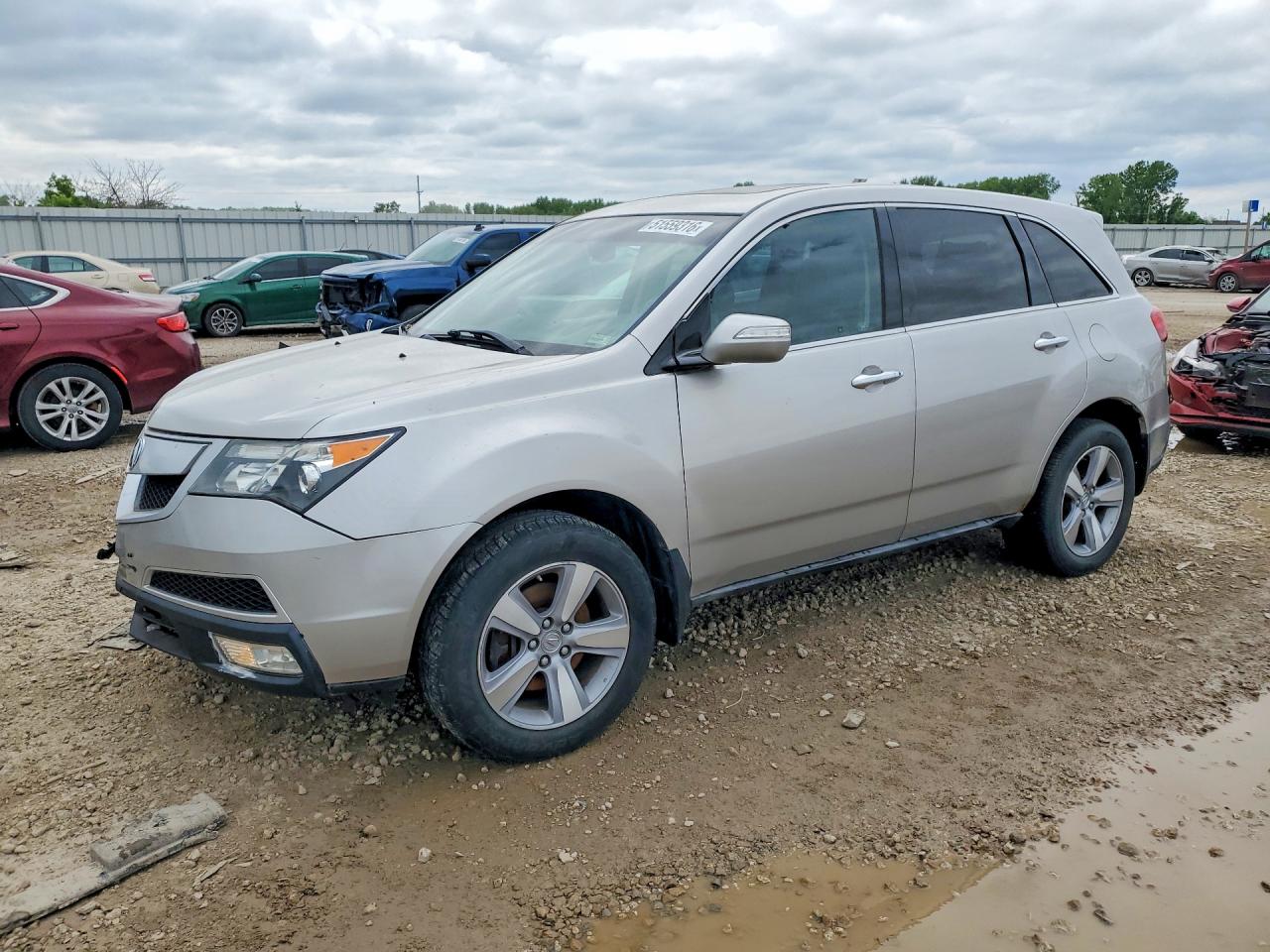 Salvage Acura MDX Image