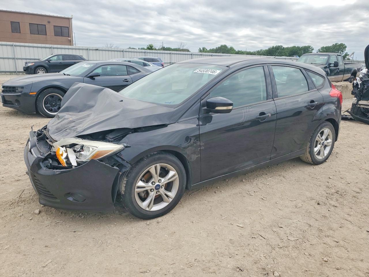 Salvage Ford Focus Image