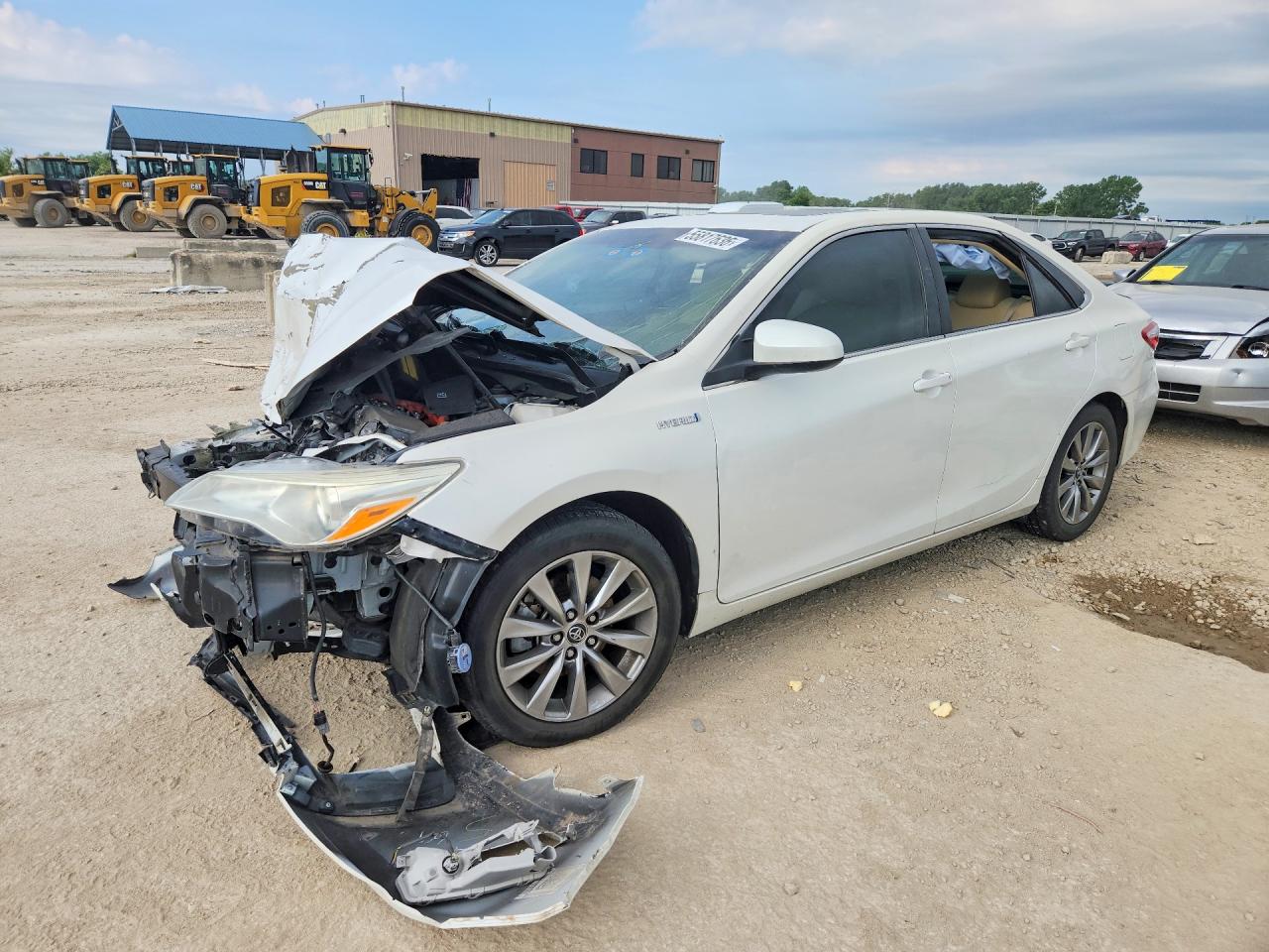 Salvage Toyota Camry Image