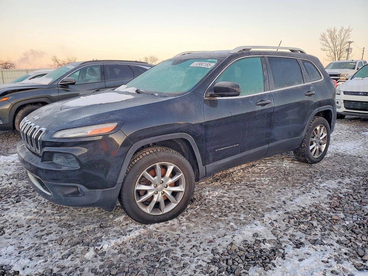 Salvage Jeep Cherokee Image