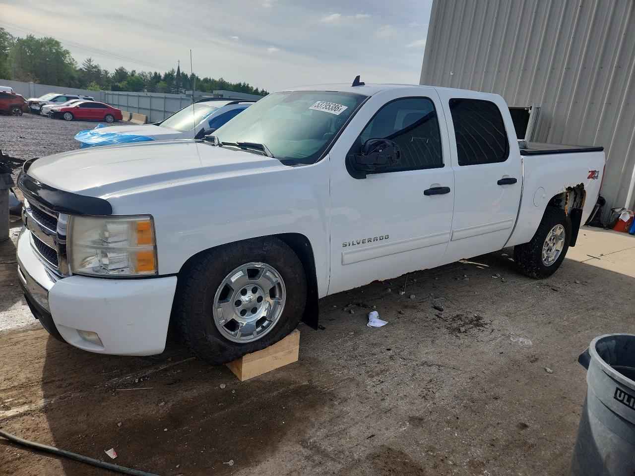 Salvage Chevrolet Silverado Image