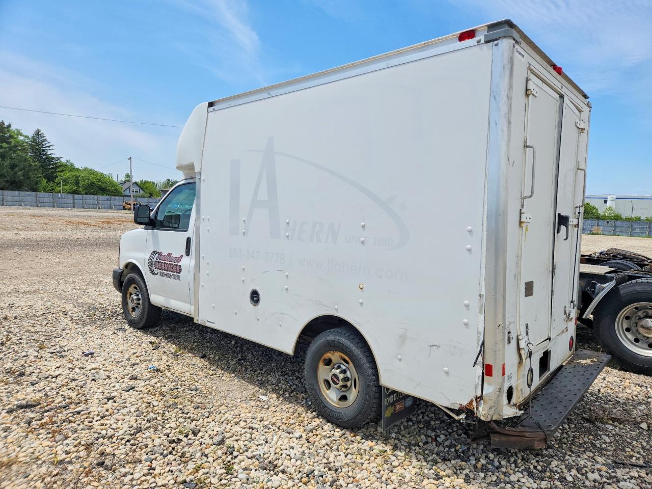 GMC Savana Cutaway G3500