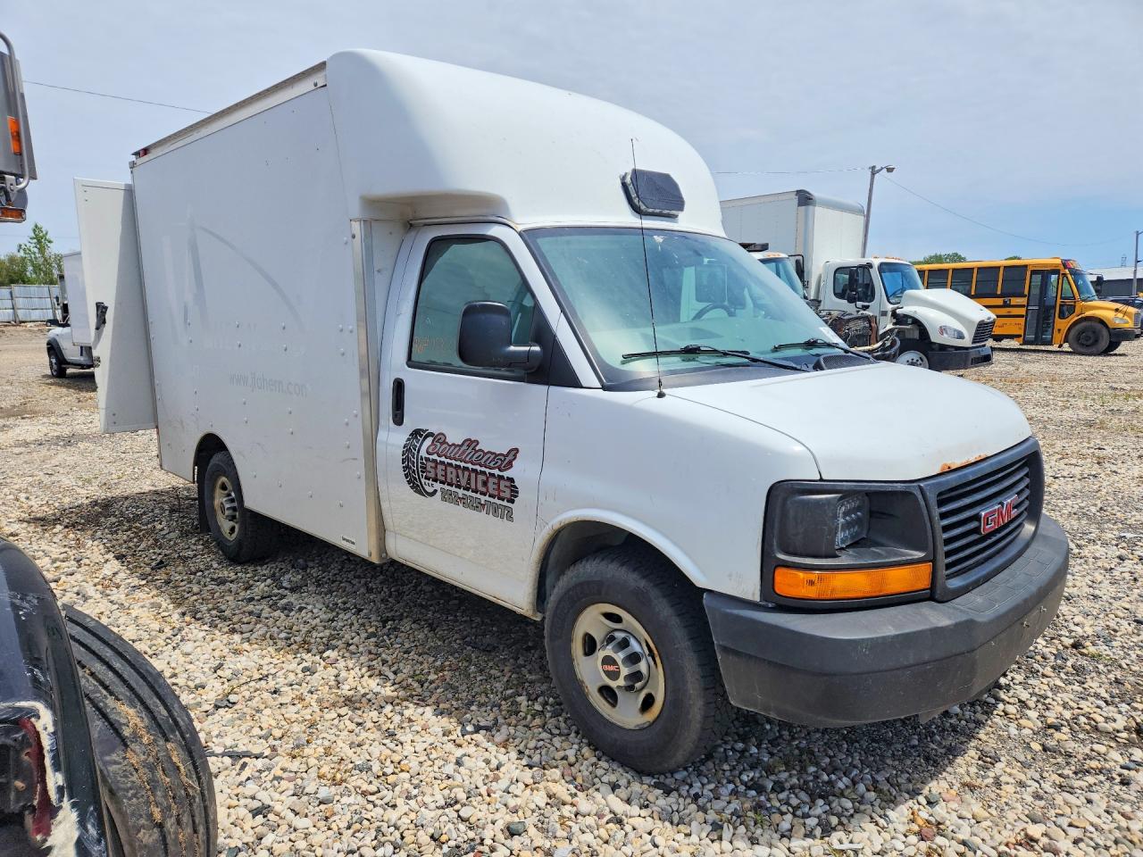 GMC Savana Cutaway G3500