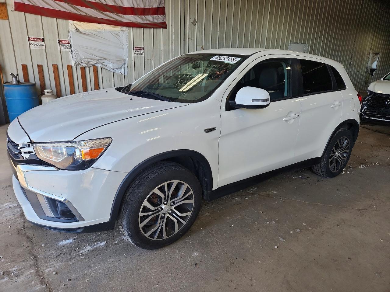 Salvage Mitsubishi Outlander Image