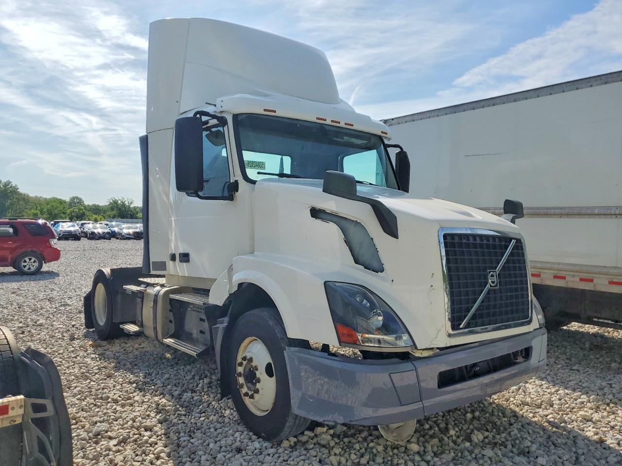 Salvage Volvo Vn Image